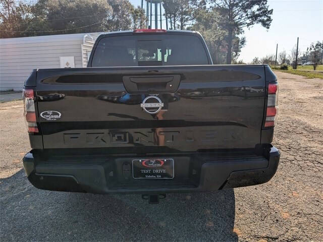 2025 Nissan Frontier SV