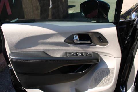 2022 Chrysler Pacifica Touring L