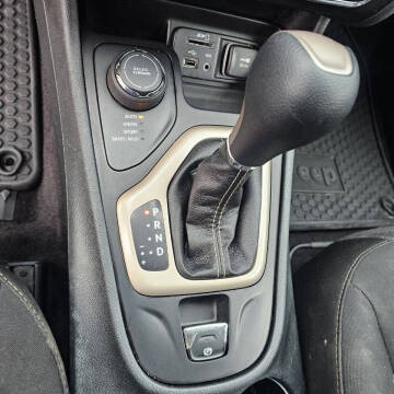 2016 Jeep Cherokee Sport