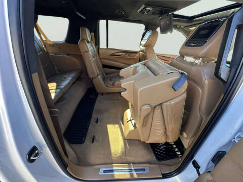 2017 Cadillac Escalade ESV Platinum