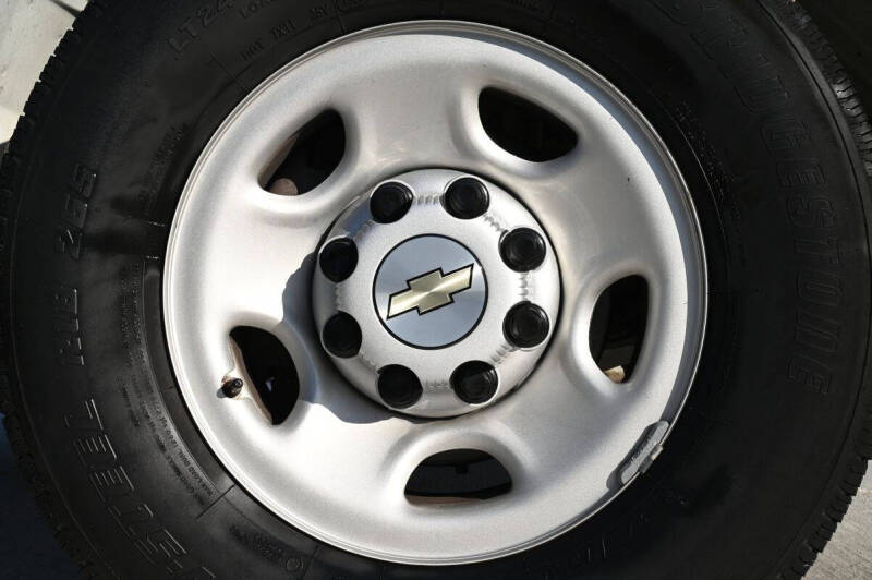 2023 Chevrolet Express 2500