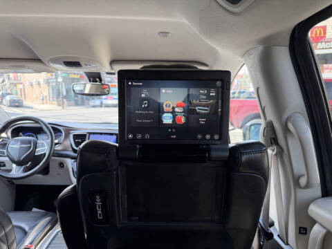 2017 Chrysler Pacifica Touring-L Plus