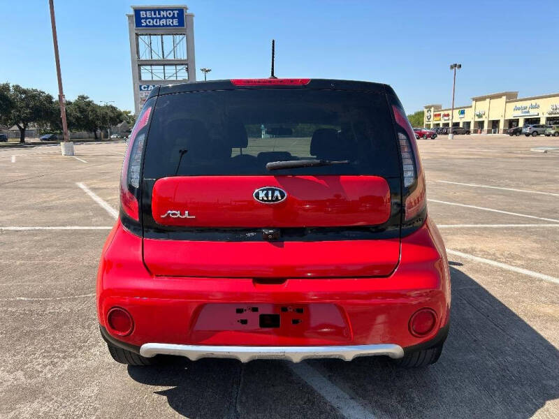 2017 Kia Soul + photo 5