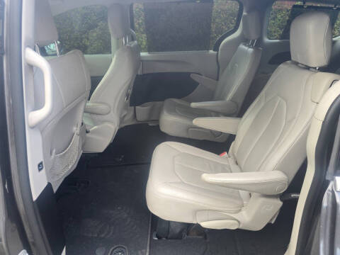 2017 Chrysler Pacifica Touring Plus
