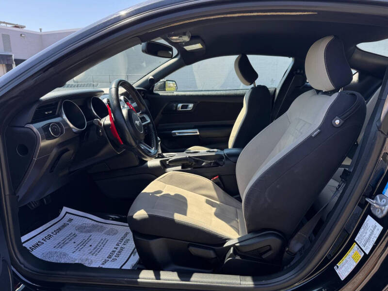 2020 Ford Mustang EcoBoost