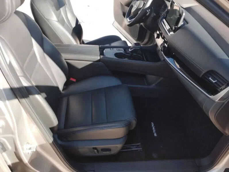 2022 Nissan Rogue SL