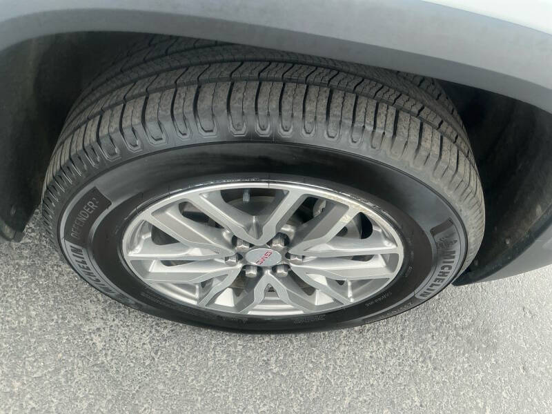 White 2018 GMC Acadia SLE-2 4x4 SLE-2 4dr SUV 22