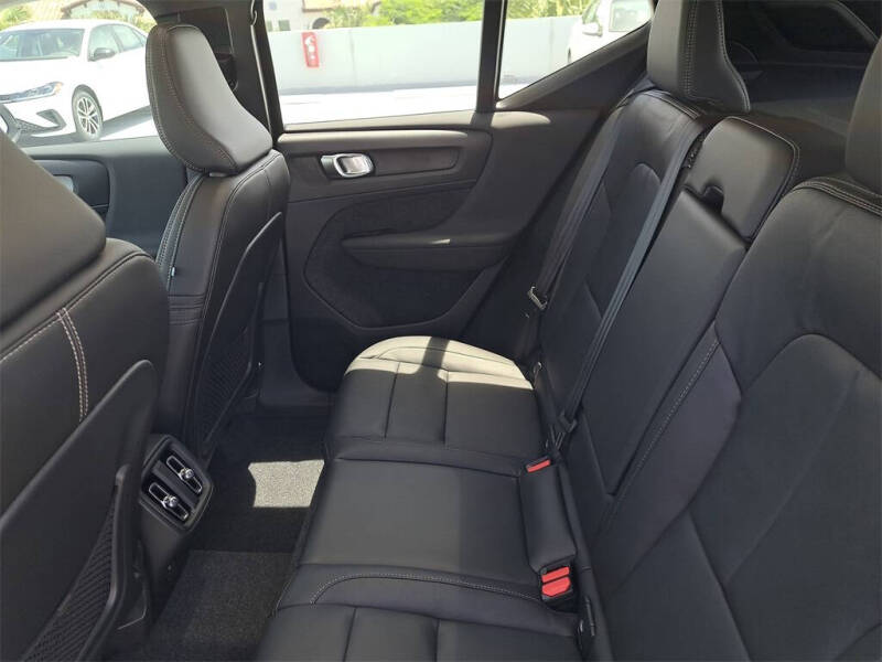 2026 Volvo XC40 B4 Plus