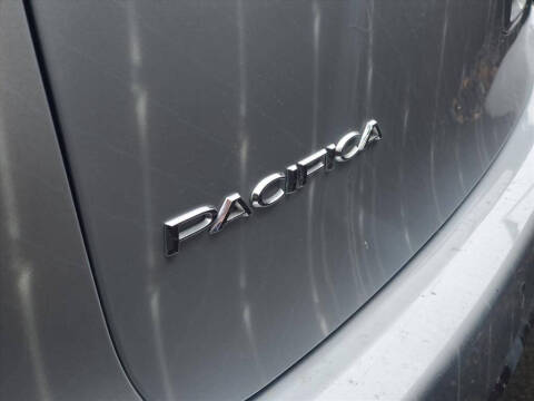 2024 Chrysler Pacifica Plug-In Hybrid S Appearance