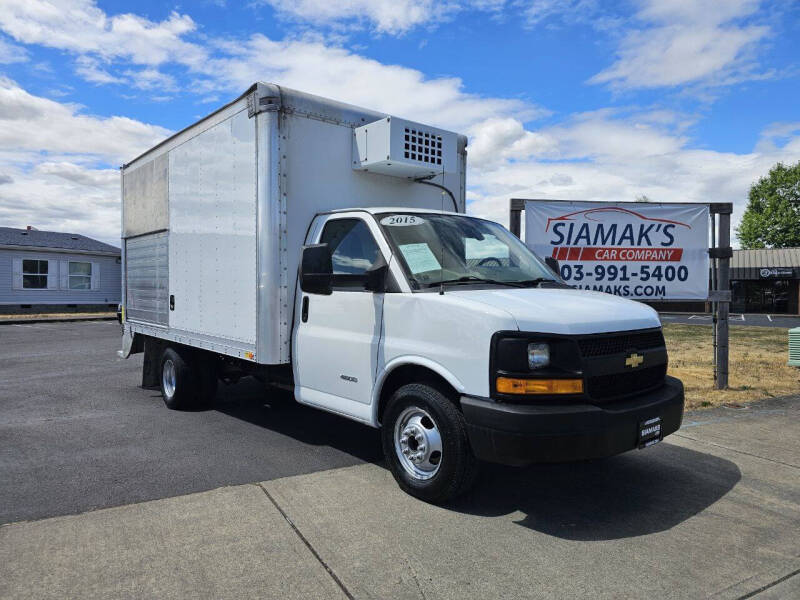 2015 Chevrolet Express Cutaway Base