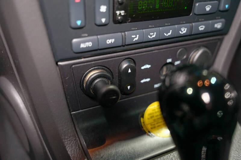 2002 Ford Thunderbird Deluxe