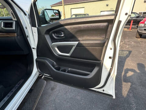 2017 Nissan Titan SL