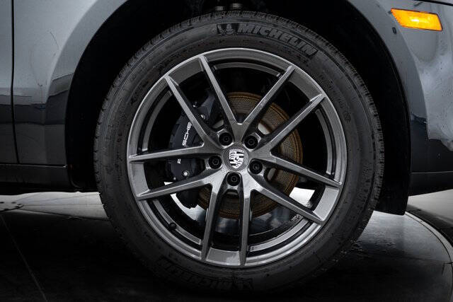 2026 Porsche Macan T