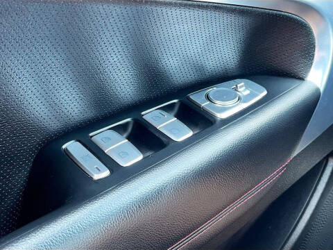 2023 Genesis G70