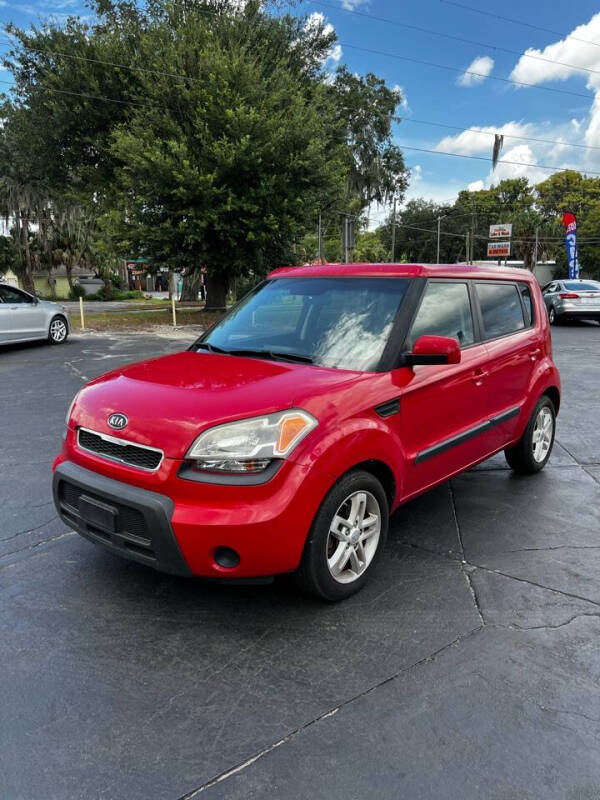 2011 Kia Soul for sale at BSS AUTO SALES INC in Eustis FL