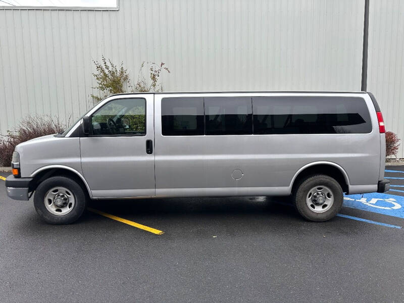 4wd passenger best sale van for sale