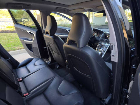 2016 Volvo XC60 T5 Drive-E Platinum