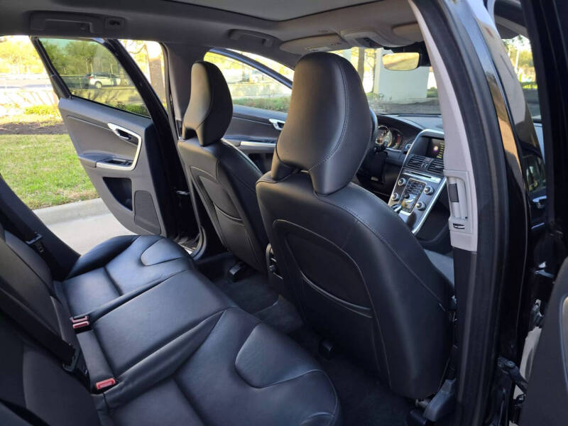 2016 Volvo XC60 T5 Drive-E Platinum