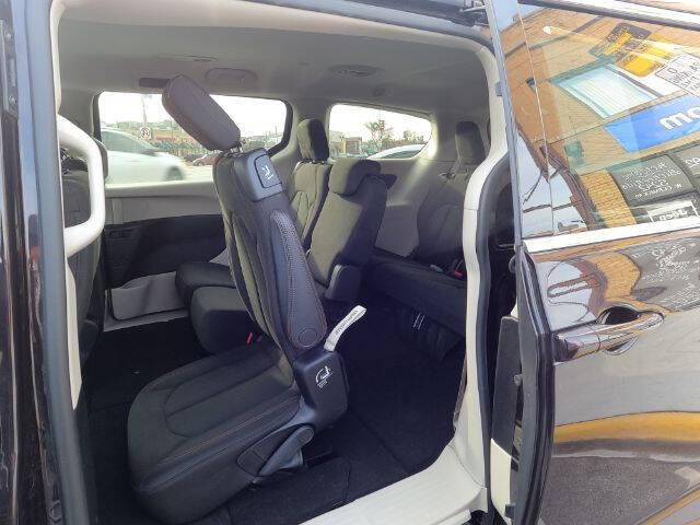 2017 Chrysler Pacifica LX