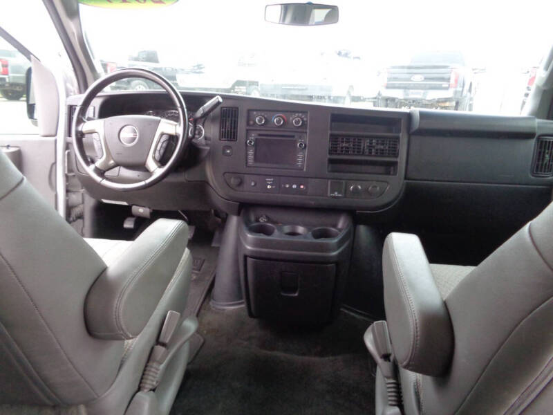 2017 GMC Savana LT 3500