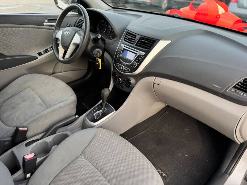 2013 Hyundai Accent GLS