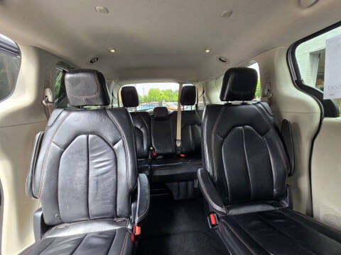 2017 Chrysler Pacifica Touring-L