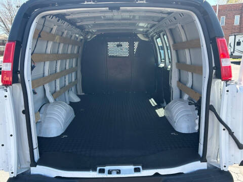 2023 GMC Savana 2500