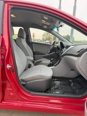 2014 Hyundai Accent SE