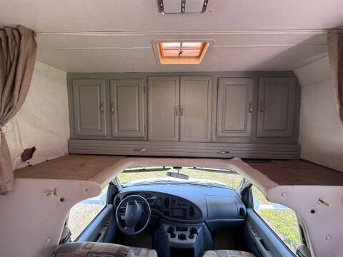 2003 Thor Motor Coach FourWinds 27D