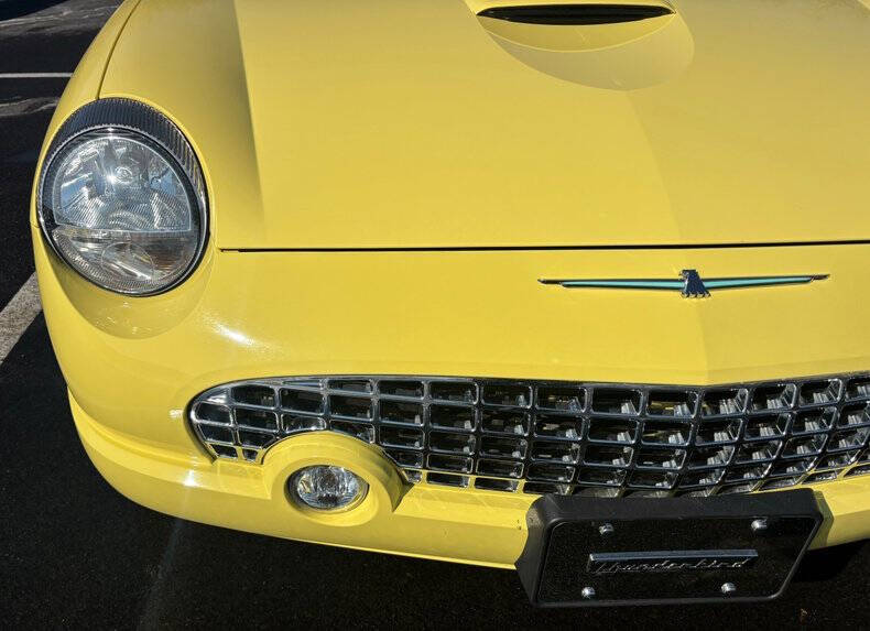 2002 Ford Thunderbird Deluxe