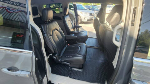 2022 Chrysler Pacifica Touring L
