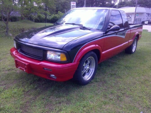 1997 GMC Sonoma for sale at Triangle Auto Sales in Elgin IL