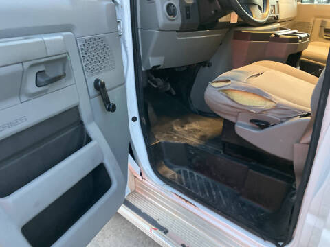 2011 Ford E-Series E-250