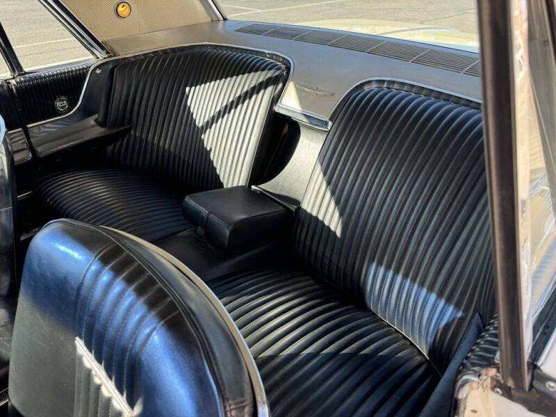 1964 Ford Thunderbird