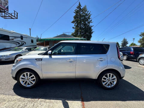 2017 Kia Soul +