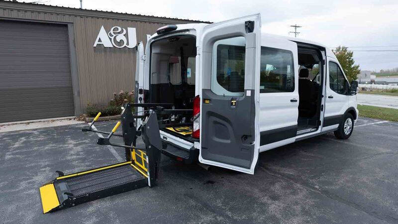 2022 Ford Transit Passenger Van's photo