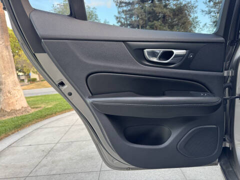 2019 Volvo S60 T5 Momentum