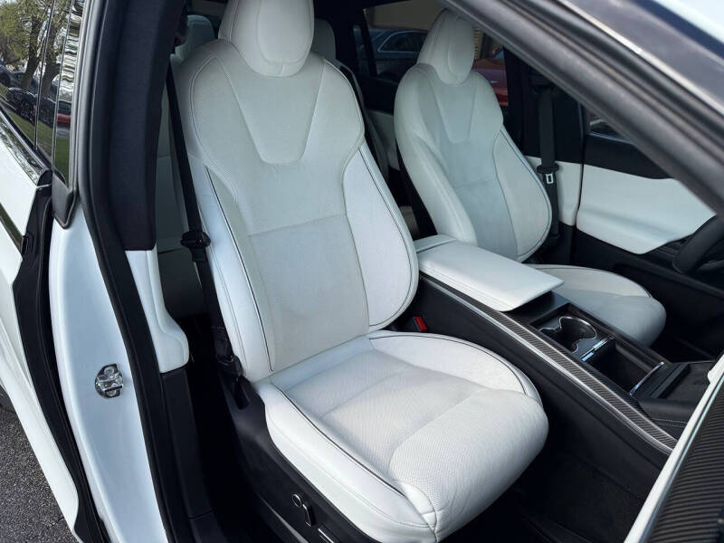 2022 Tesla Model X Plaid
