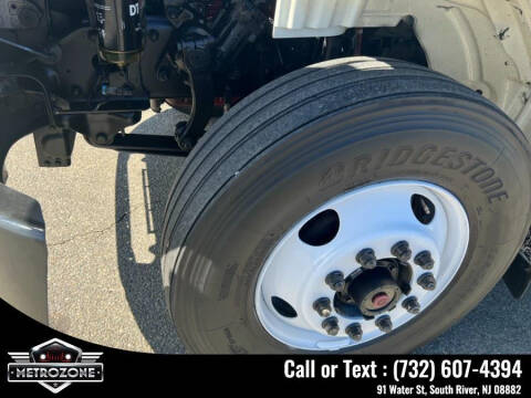 2012 Freightliner M2 106