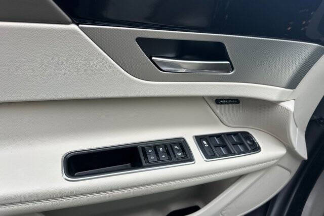 2020 Jaguar XF 25t Prestige