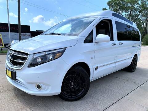 2018 Mercedes-Benz Metris for sale at SAINT CHARLES MOTORCARS in Saint Charles IL