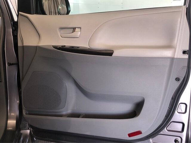 2013 Toyota Sienna L 7-Passenger