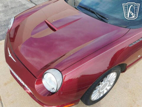 2004 Ford Thunderbird Deluxe