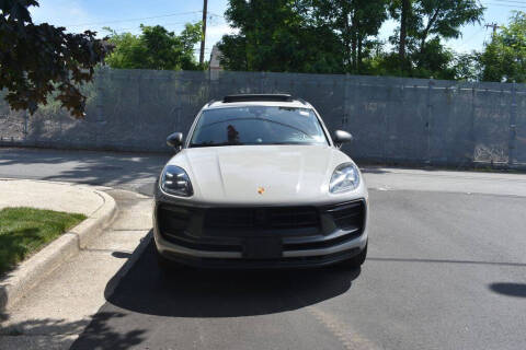 2023 Porsche Macan T