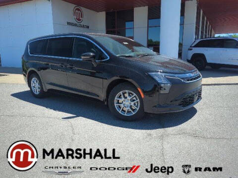 2027 Chrysler Pacifica Select