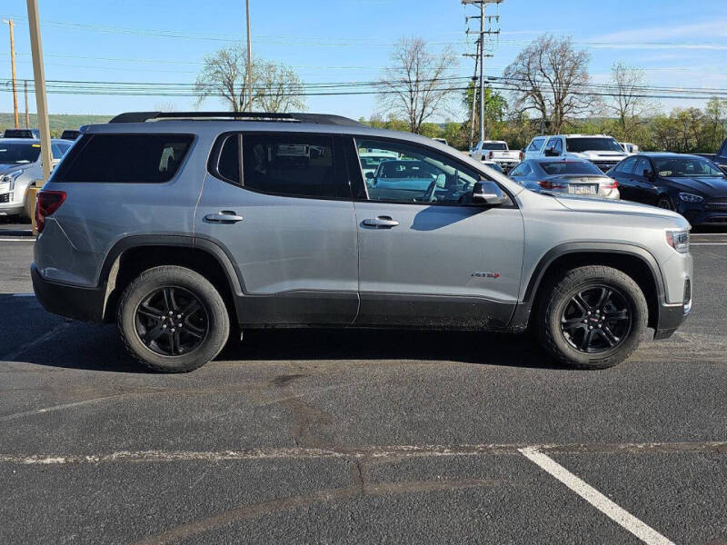 2023 GMC Acadia AT4