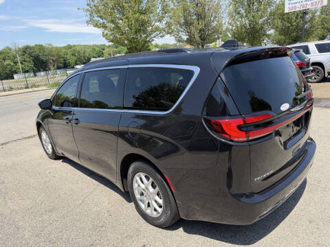 2022 Chrysler Pacifica Touring L