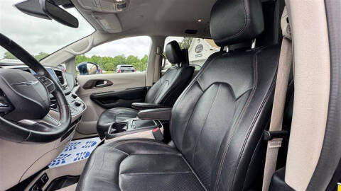 2017 Chrysler Pacifica Touring-L Plus