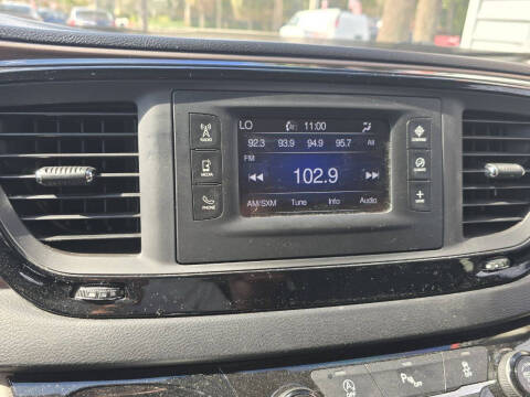 2017 Chrysler Pacifica Touring-L