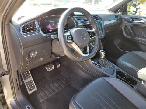 2024 Volkswagen Tiguan SE R-Line Black